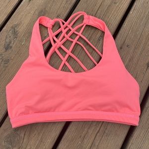 Lululemon “Free to Be” sports bra Amazon dupe